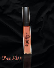 Load image into Gallery viewer, Bee kiss